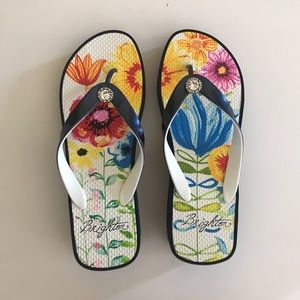 Brighton Floral Flip Flops. Women’s size: 7.